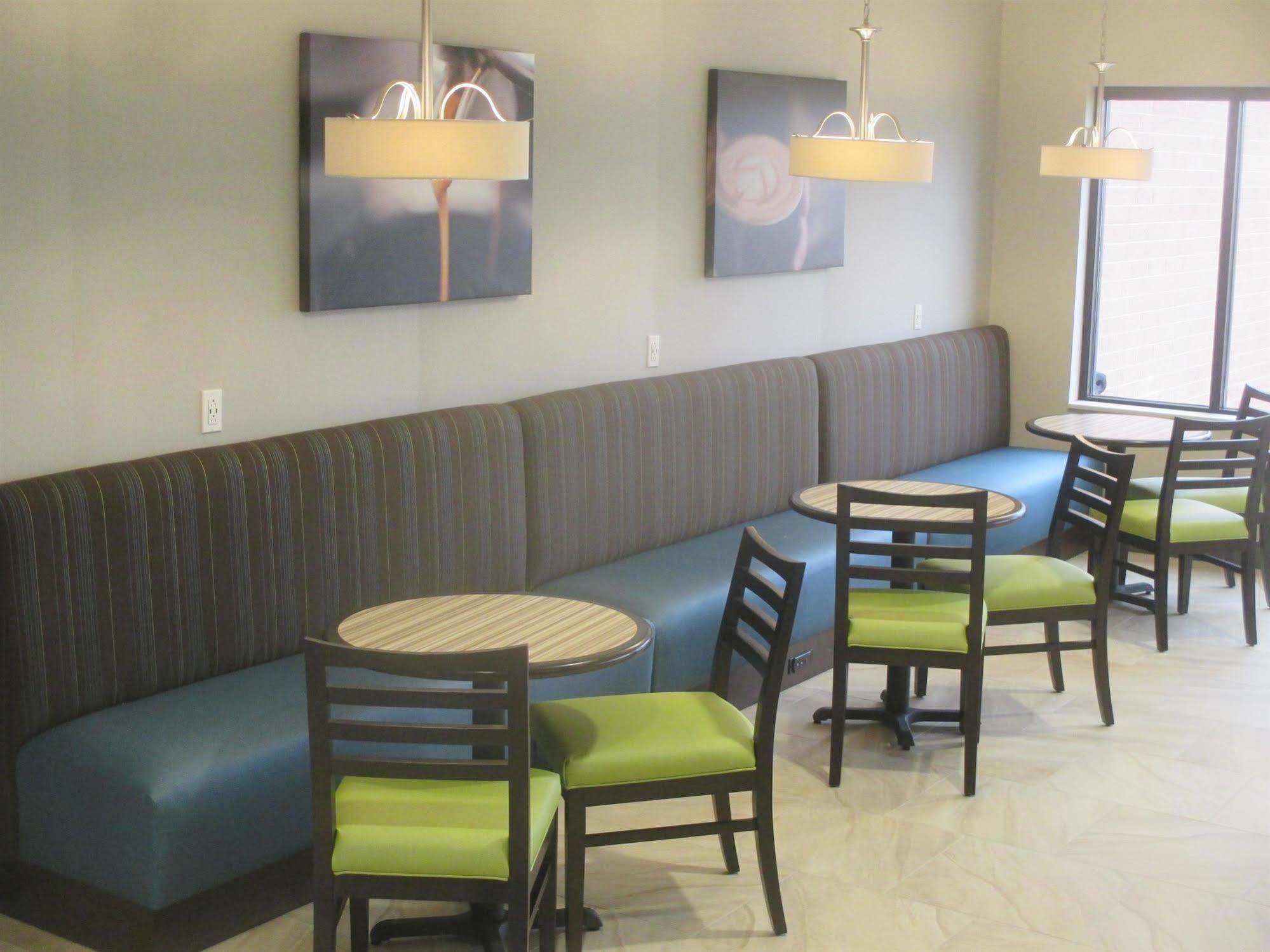 Best Western Plus Centralia Hotel & Suites מראה חיצוני תמונה
